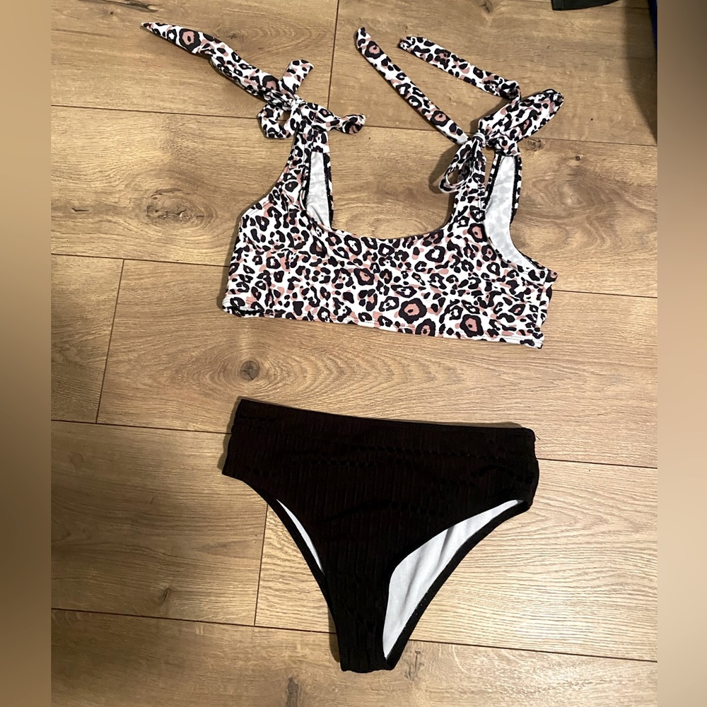 Shein Girls sz Med bikini. Black bottoms, animal print top. Mix and match